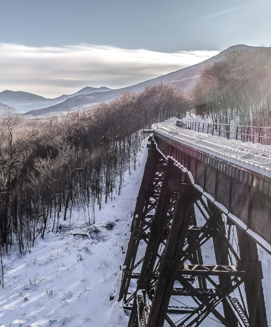 A train track in the mountains of Manchester