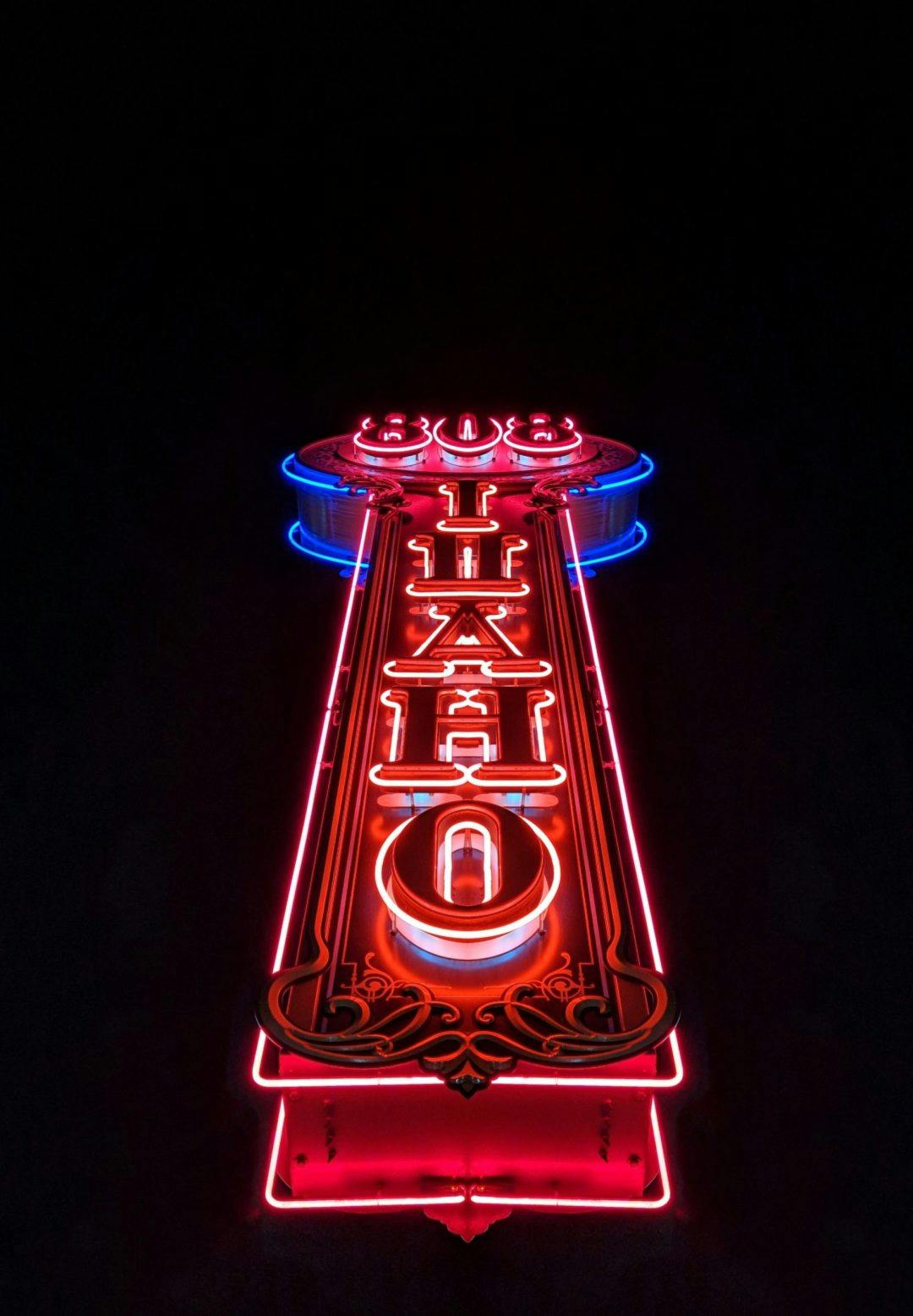 A neon sign